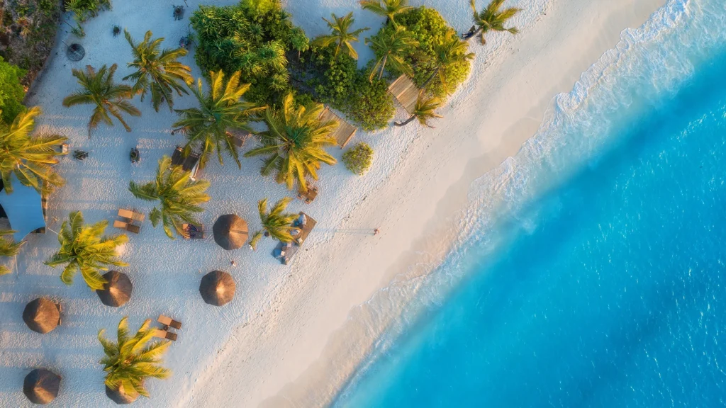 The smart packing list for hot climates