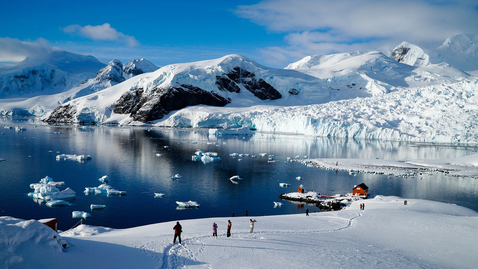 Antarctic Explorer: Discovering the 7th Continent