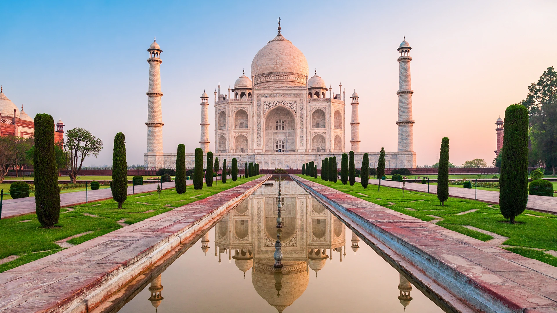 Majestic India: From Taj Mahal to Tiger Trails