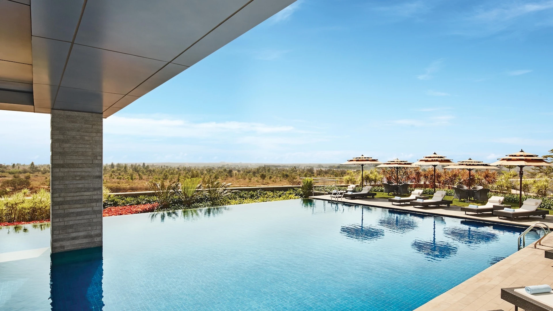 Taj Swarna India Pool