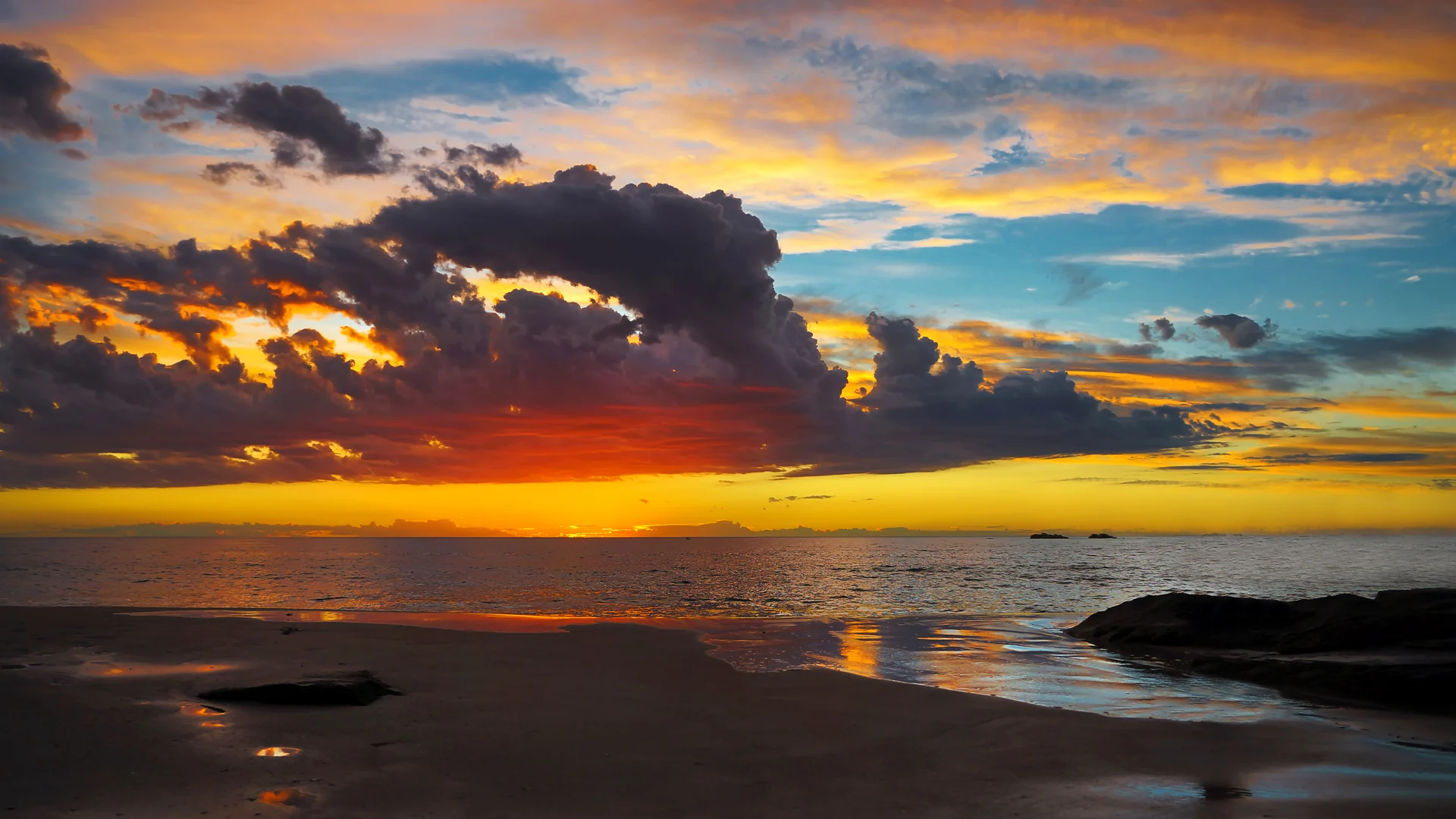 Sunset over the Indian Ocean at Perth Fremantle