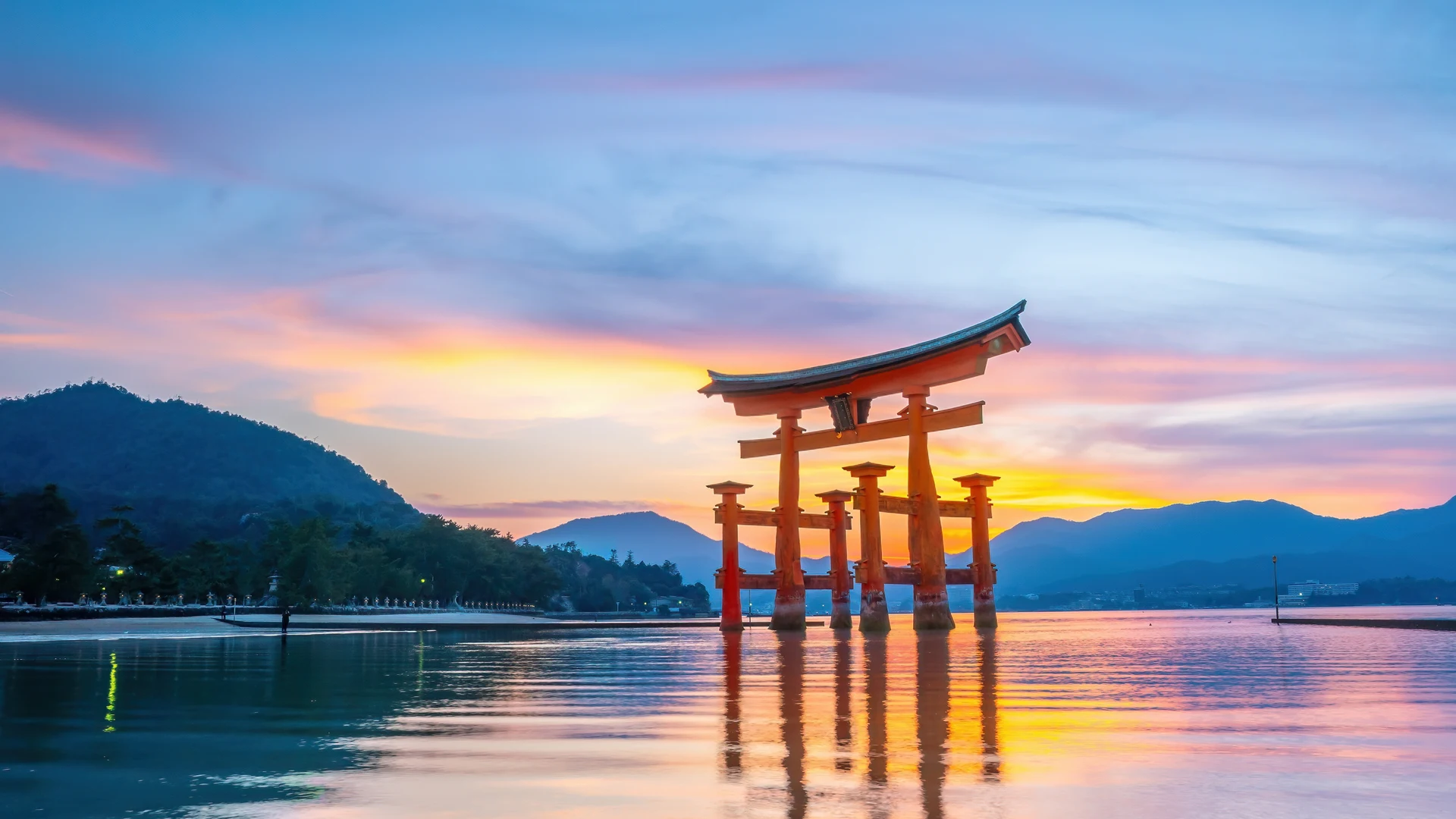 Itsukushima floating torii gate at Miyajima