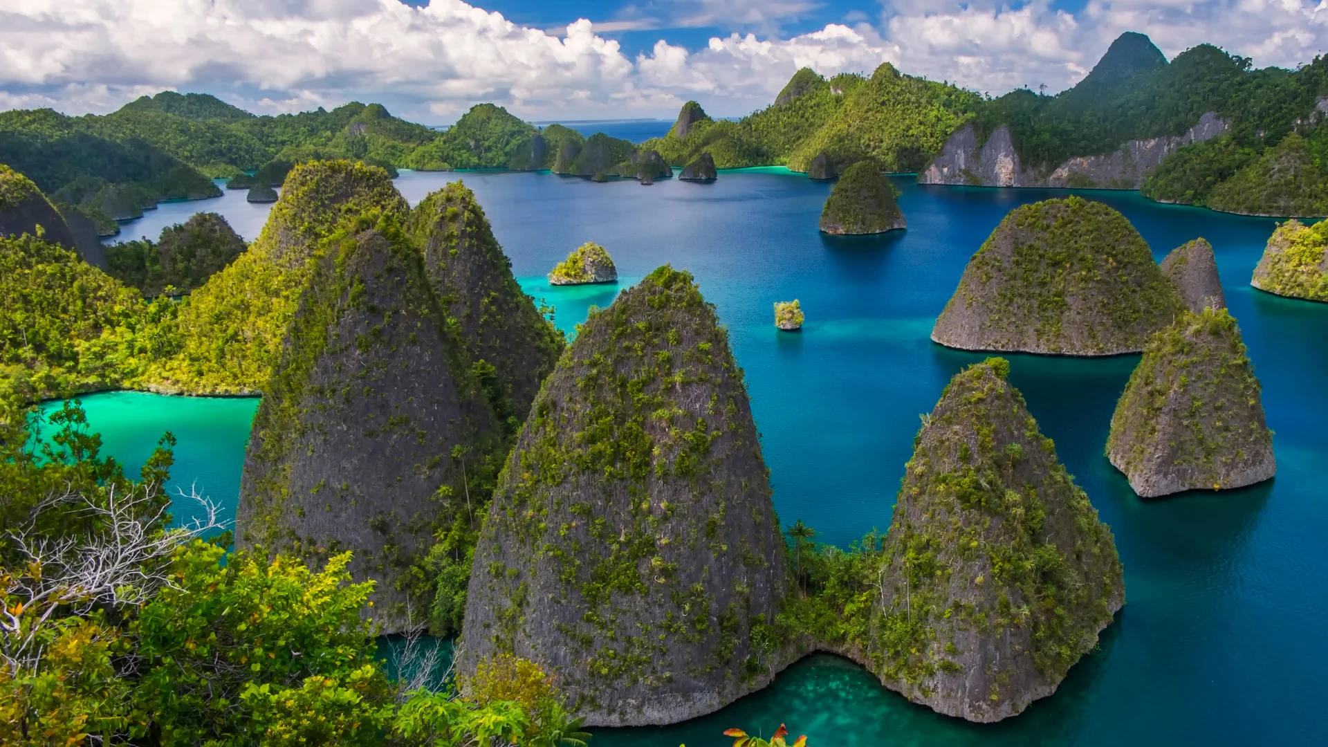 Wayag karst islands aerial, Raja Ampat